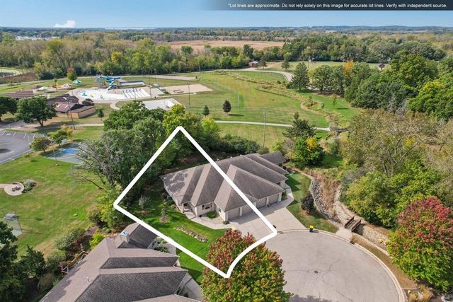 1233 W Sherman Avenue, Fort Atkinson, WI 53538