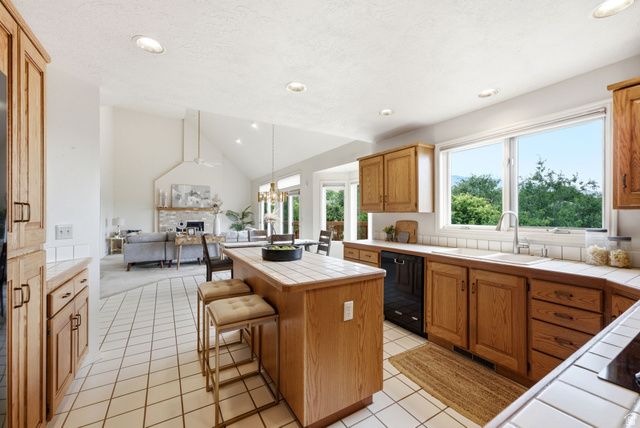 923 W WILSHIRE CT, Farmington, UT 84025