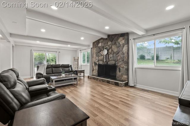 1916 Squirrel Valley Drive, Bloomfield Hills, MI 48304