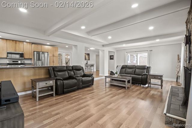 1916 Squirrel Valley Drive, Bloomfield Hills, MI 48304