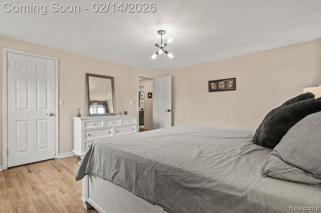 1916 Squirrel Valley Drive, Bloomfield Hills, MI 48304