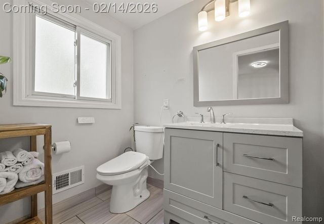 1916 Squirrel Valley Drive, Bloomfield Hills, MI 48304