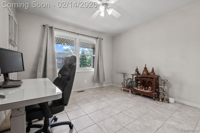 1916 Squirrel Valley Drive, Bloomfield Hills, MI 48304