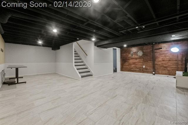 1916 Squirrel Valley Drive, Bloomfield Hills, MI 48304