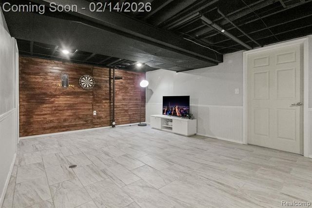 1916 Squirrel Valley Drive, Bloomfield Hills, MI 48304