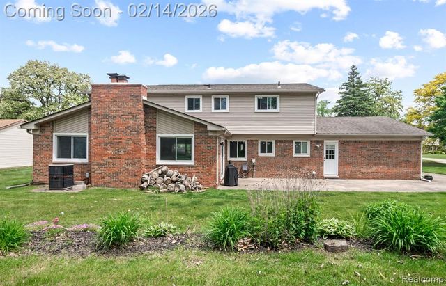 1916 Squirrel Valley Drive, Bloomfield Hills, MI 48304