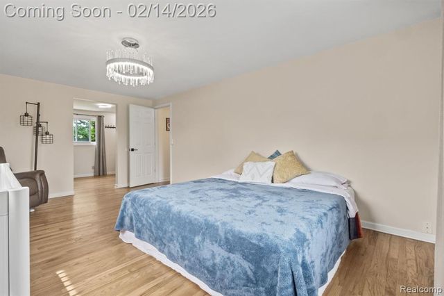 1916 Squirrel Valley Drive, Bloomfield Hills, MI 48304