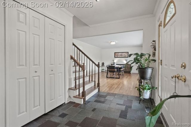 1916 Squirrel Valley Drive, Bloomfield Hills, MI 48304