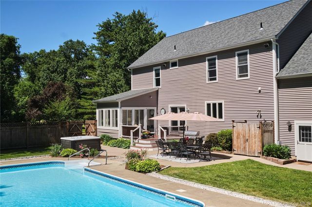 12 Ann Drive, Rhinebeck, NY 12572