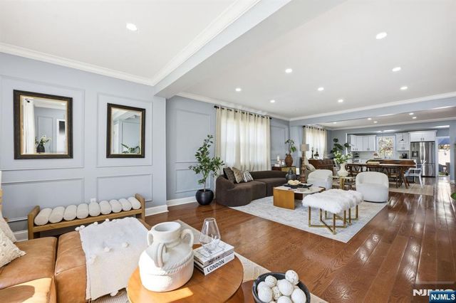 301 Roosevelt Avenue, Hasbrouck Heights, NJ 07604