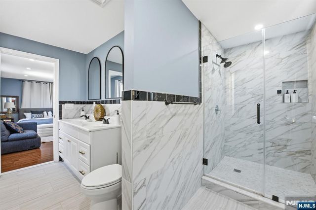 301 Roosevelt Avenue, Hasbrouck Heights, NJ 07604