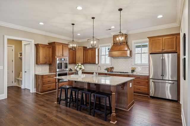 2525 Upper Hollow Rd, Thompsons Station, TN 37179