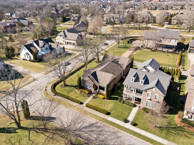 2525 Upper Hollow Rd, Thompsons Station, TN 37179