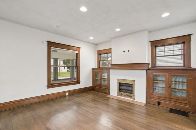 1120 31st Street, Des Moines, IA 50311