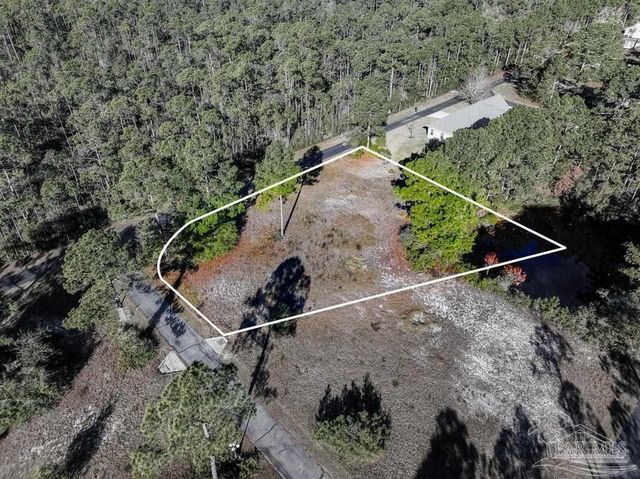 1810 W Smugglers Cove Dr, Gulf Breeze, FL 32563