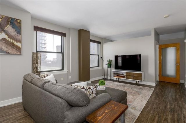 400 Walnut Street 403, Des Moines, IA 50309
