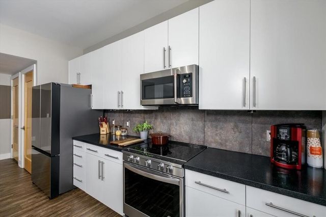 400 Walnut Street 403, Des Moines, IA 50309