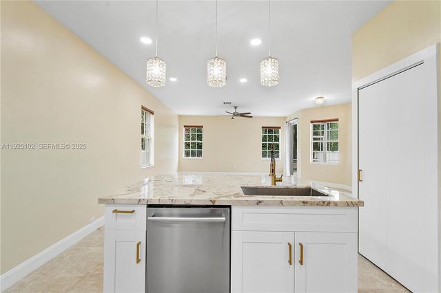 5310 NW 124th Way, Coral Springs, FL 33076