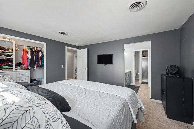 4900 Pennswood Drive, Huber Heights, OH 45424