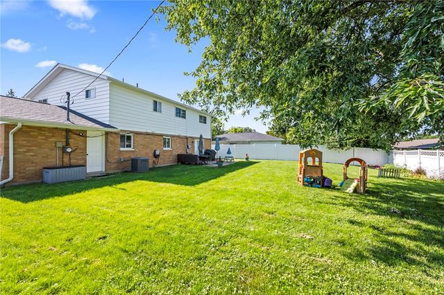 4900 Pennswood Drive, Huber Heights, OH 45424
