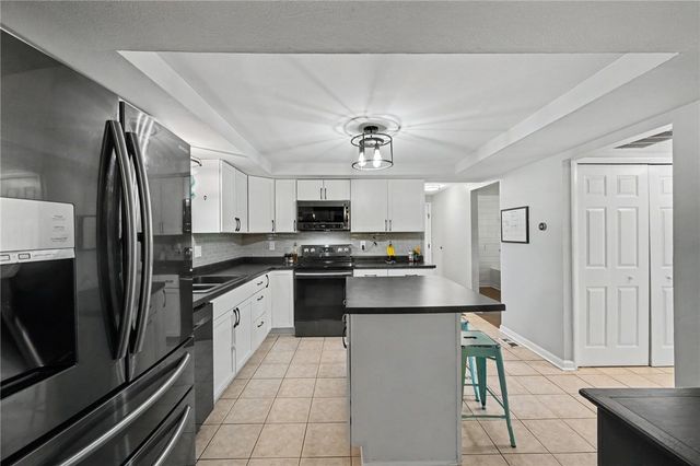4900 Pennswood Drive, Huber Heights, OH 45424