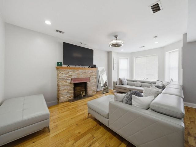 1253 S Tripp Avenue, Chicago, IL 60623