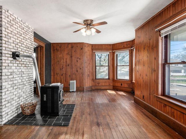 219 Coshocton Avenue, Mount Vernon, OH 43050