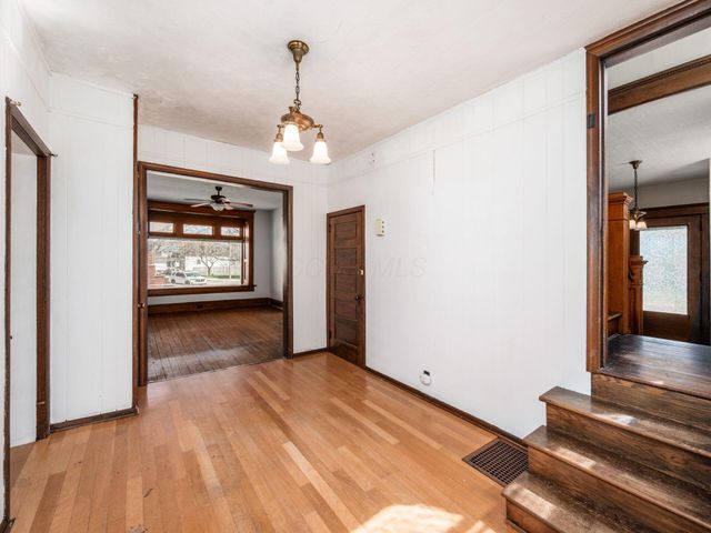 219 Coshocton Avenue, Mount Vernon, OH 43050