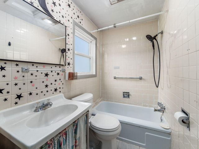 219 Coshocton Avenue, Mount Vernon, OH 43050