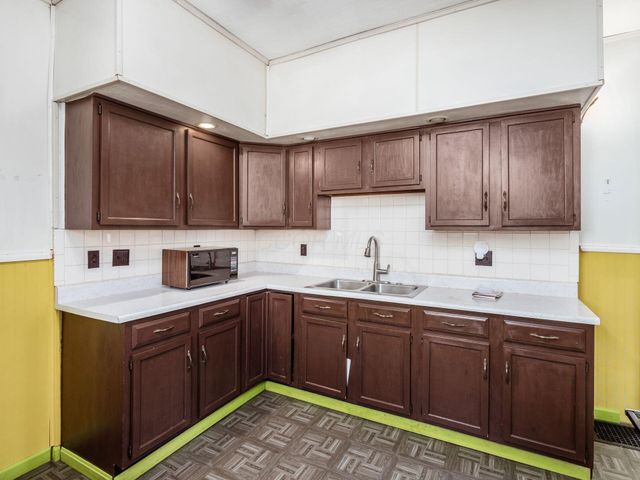 219 Coshocton Avenue, Mount Vernon, OH 43050