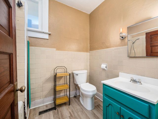 219 Coshocton Avenue, Mount Vernon, OH 43050
