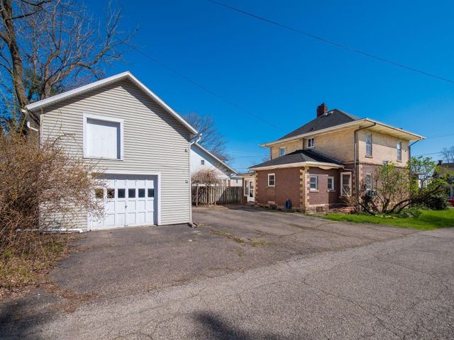 219 Coshocton Avenue, Mount Vernon, OH 43050