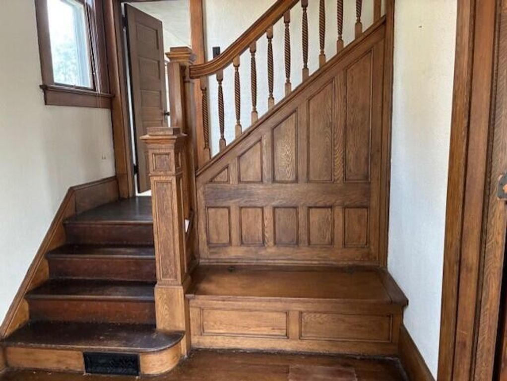 219 Coshocton Avenue, Mount Vernon, OH 43050