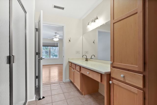 10 Westchester Drive 10, Haverhill, MA 01830