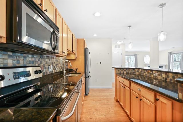 10 Westchester Drive 10, Haverhill, MA 01830