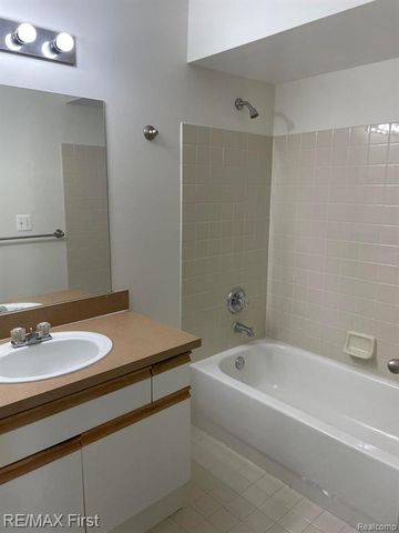 44829 Marigold Drive, Sterling Heights, MI 48314