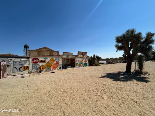 4901 Tobacco Road, Rosamond, CA 93560