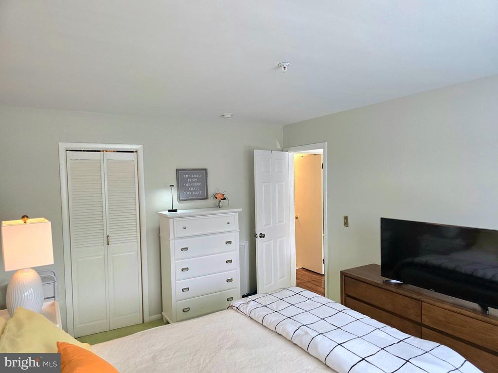 2102 CREEKSIDE DR #2102, Newark, DE 19711