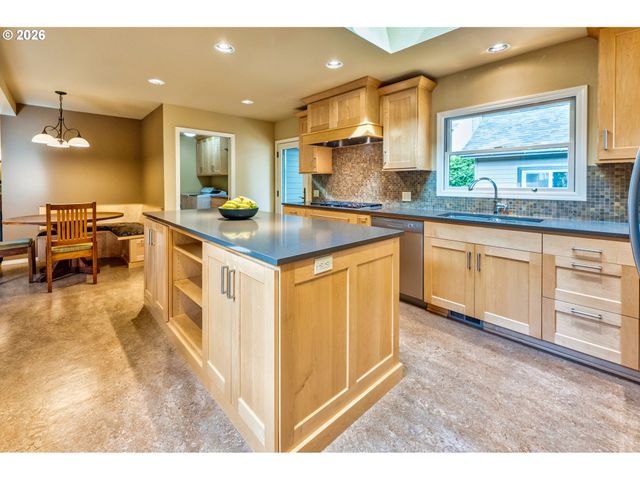 11275 Sw QUELLE Pl, Tigard, OR 97223