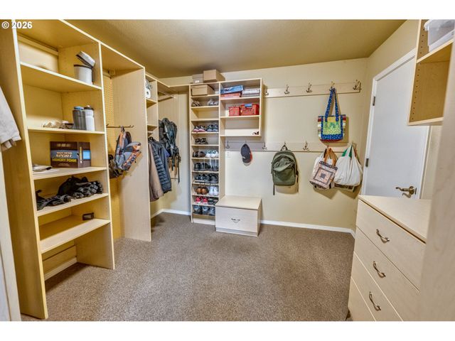 11275 Sw QUELLE Pl, Tigard, OR 97223