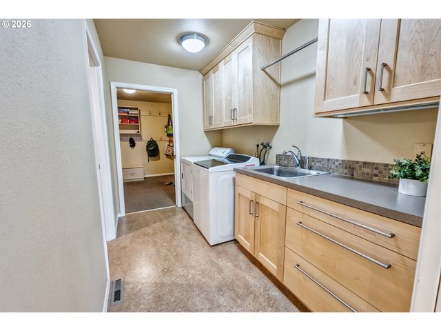 11275 Sw QUELLE Pl, Tigard, OR 97223