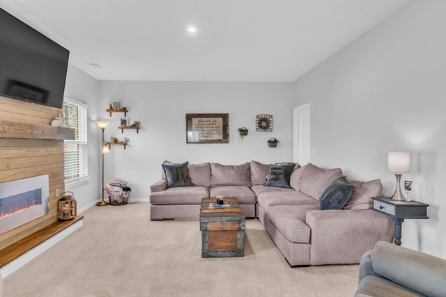 308 Oakley Dr, Gallatin, TN 37066