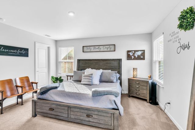 308 Oakley Dr, Gallatin, TN 37066