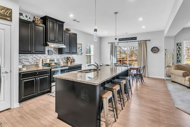 308 Oakley Dr, Gallatin, TN 37066