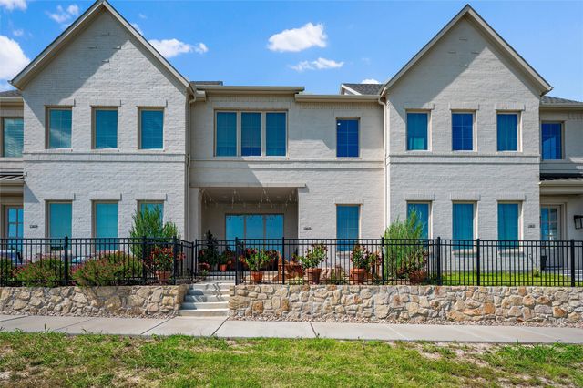 13825 Carnegie Drive, Fort Worth, TX 76008