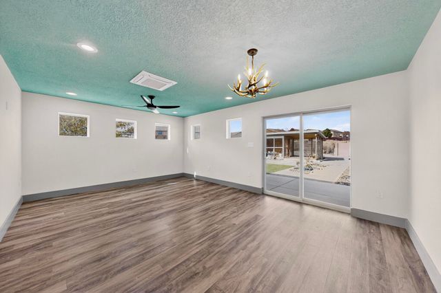 273 Tigris Road NE, Rio Rancho, NM 87124