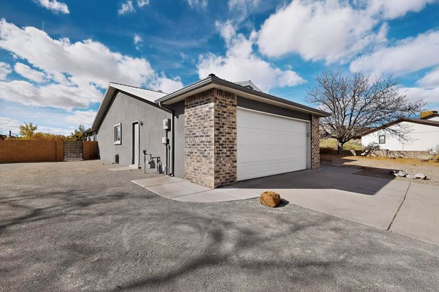 273 Tigris Road NE, Rio Rancho, NM 87124