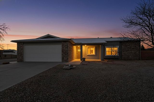 273 Tigris Road NE, Rio Rancho, NM 87124