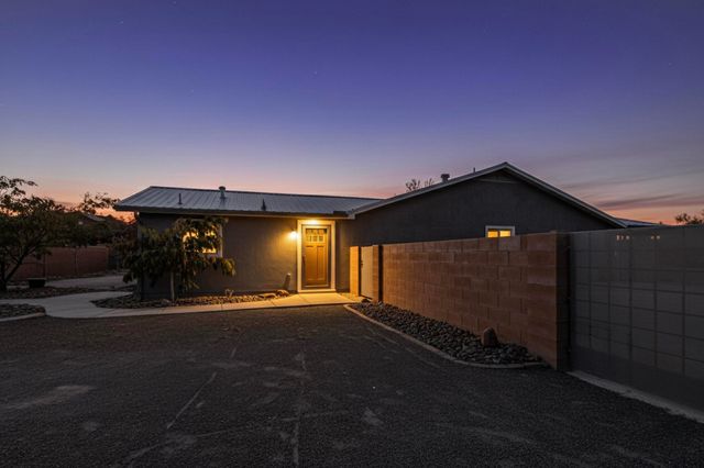 273 Tigris Road NE, Rio Rancho, NM 87124