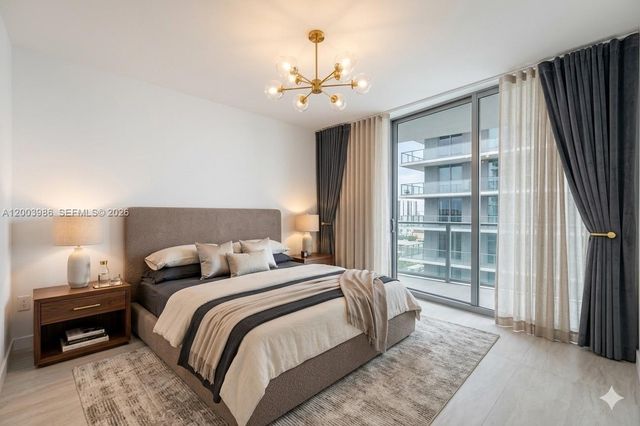 77 SE 5th Street 3005, Miami, FL 33131